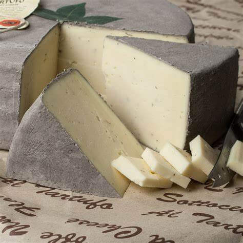 SOTTOCENERE WITH TRUFFLES CHEESE